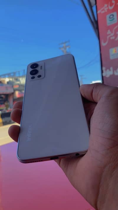 Infinix Hot 12