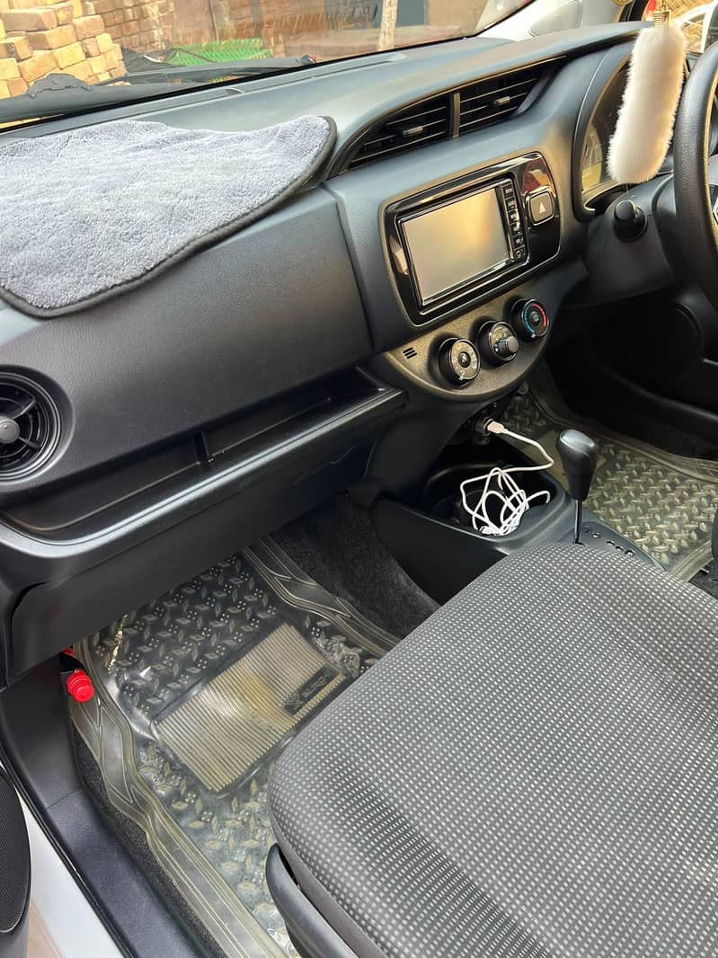 Vitz Car 8