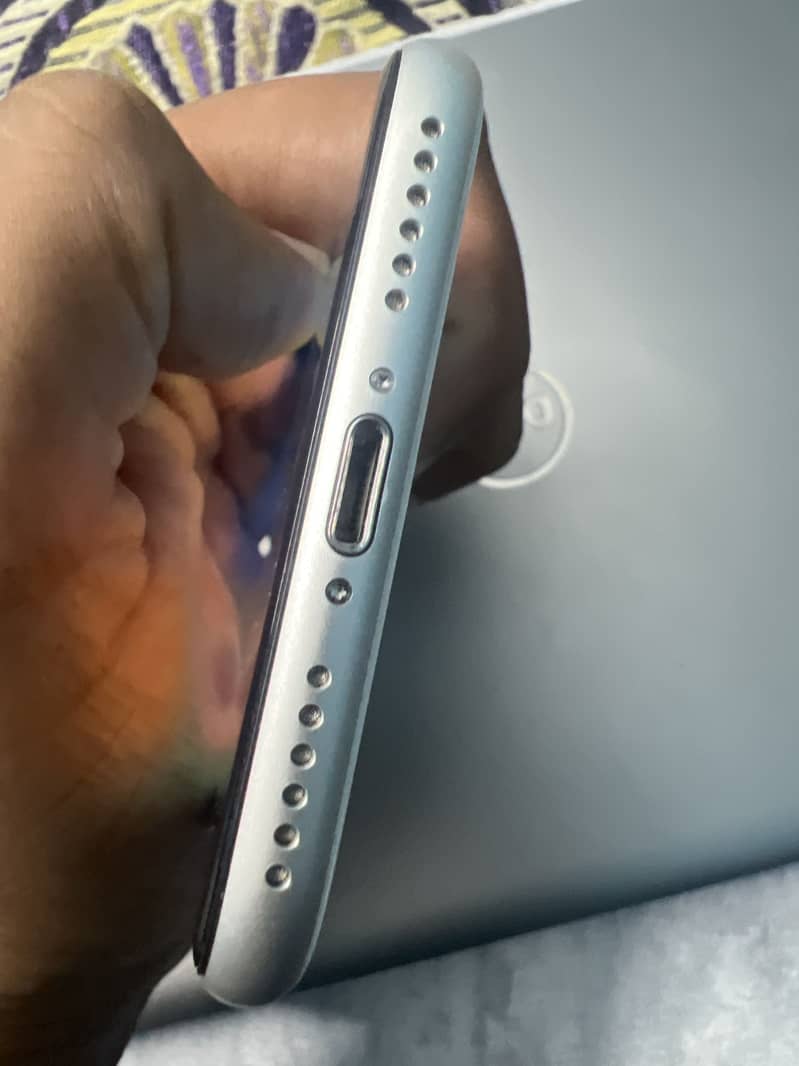 Apple iPhone SE 3