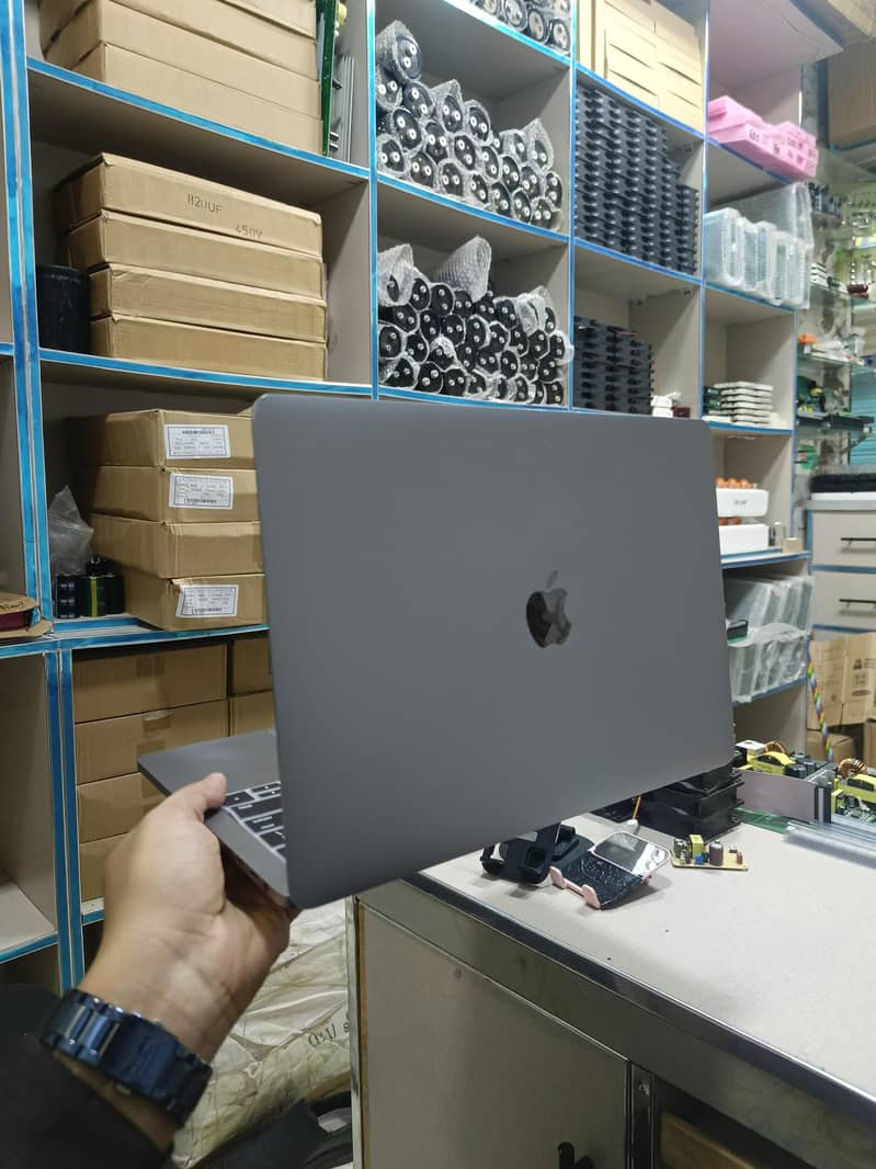 macbook pro 2017 1