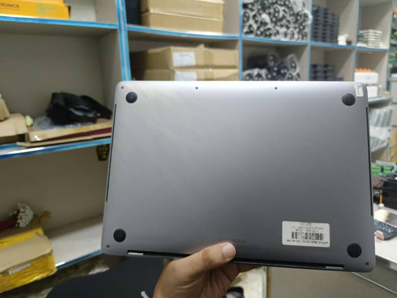 macbook pro 2017 2