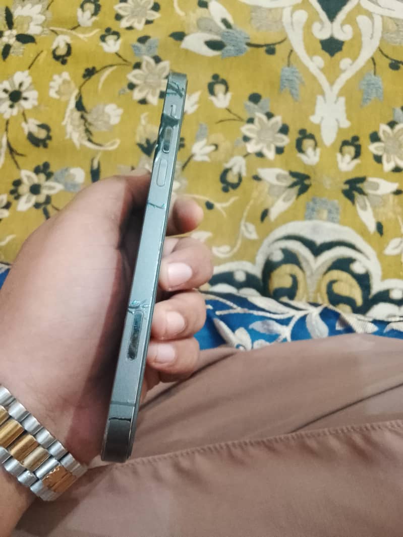 Apple iPhone 12 Pro 1