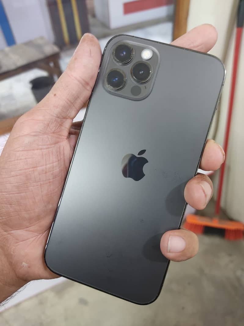 Apple iPhone 12 Pro 3