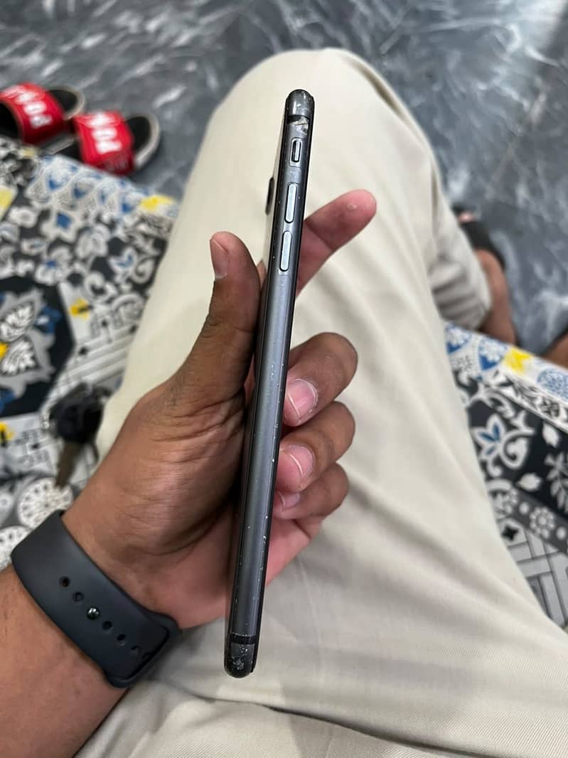 Apple iPhone 8 Plus 1