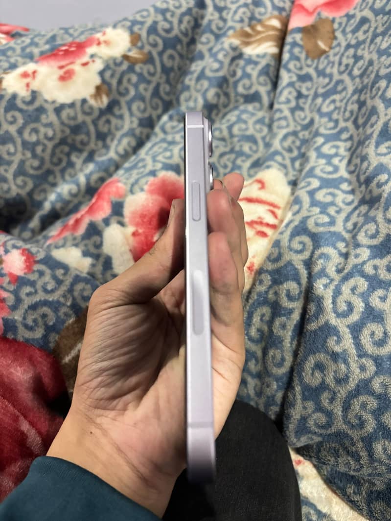 Apple iPhone 14 4