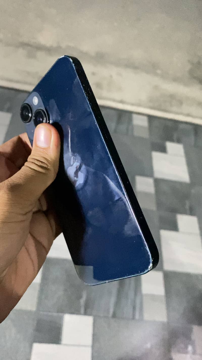 Apple iPhone 14 3