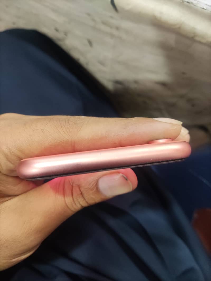 Apple iPhone XR 4
