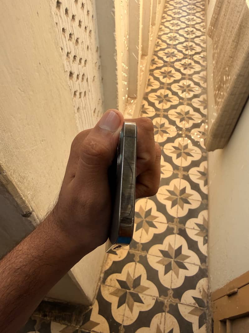 Apple iPhone 12 Pro 3
