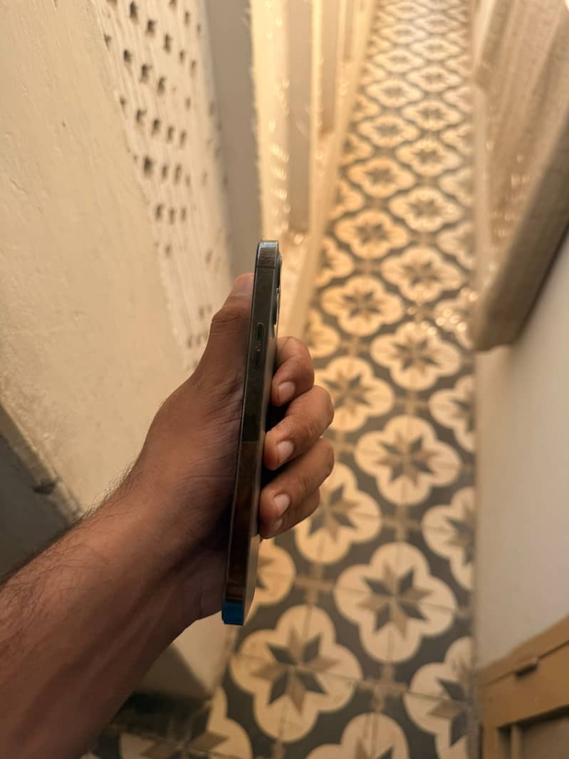 Apple iPhone 12 Pro 4
