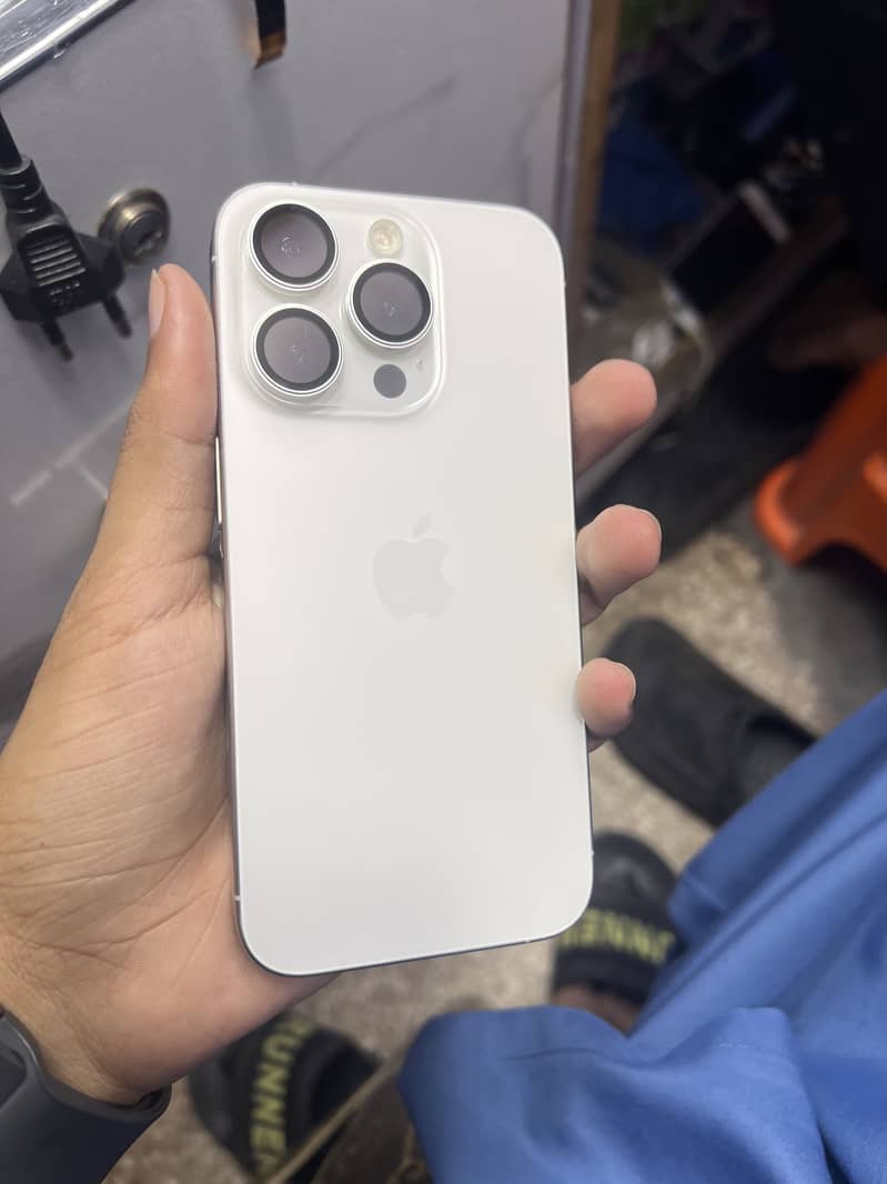 Apple iPhone 15 Pro 0