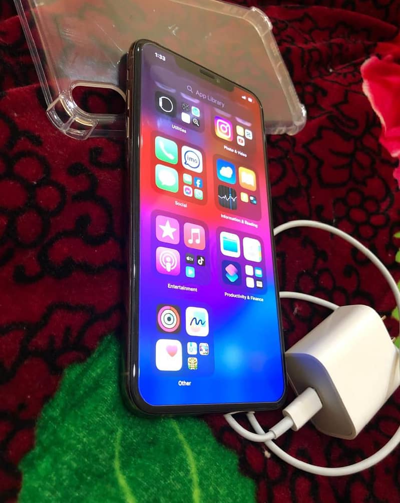 Apple iPhone XS Max 1