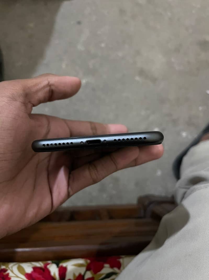 Apple iPhone 8 Plus 2
