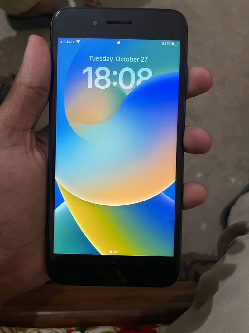 Apple iPhone 8 Plus 5