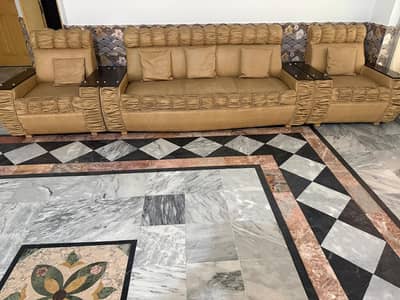 ​5 Seater Rexine Sofa Set in Good Condition / Comfortable Lounge Sofa