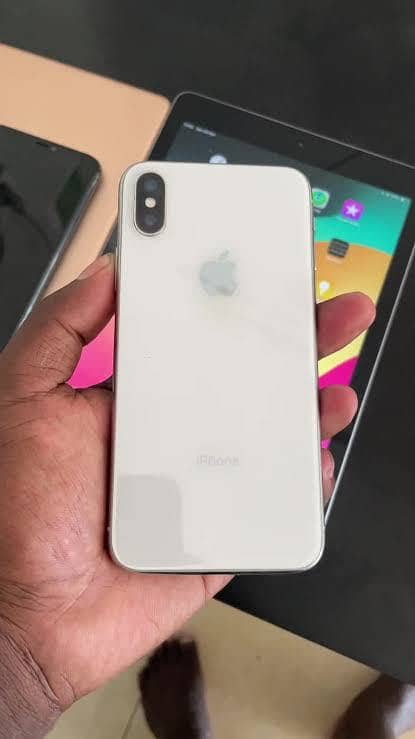 Apple iPhone X 5