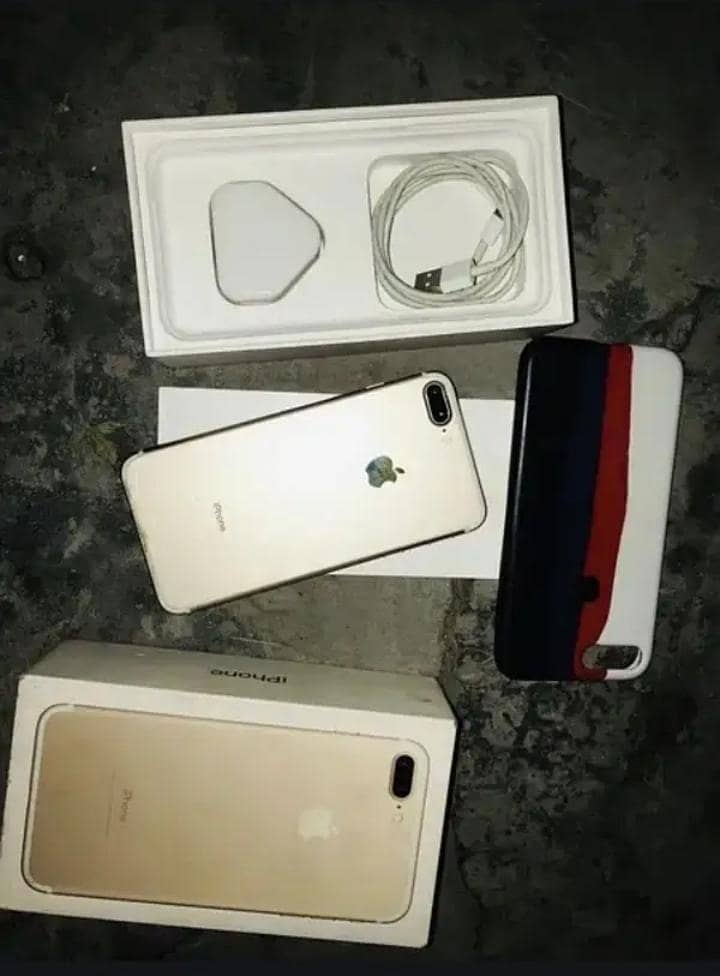 Apple iPhone 7 Plus 0