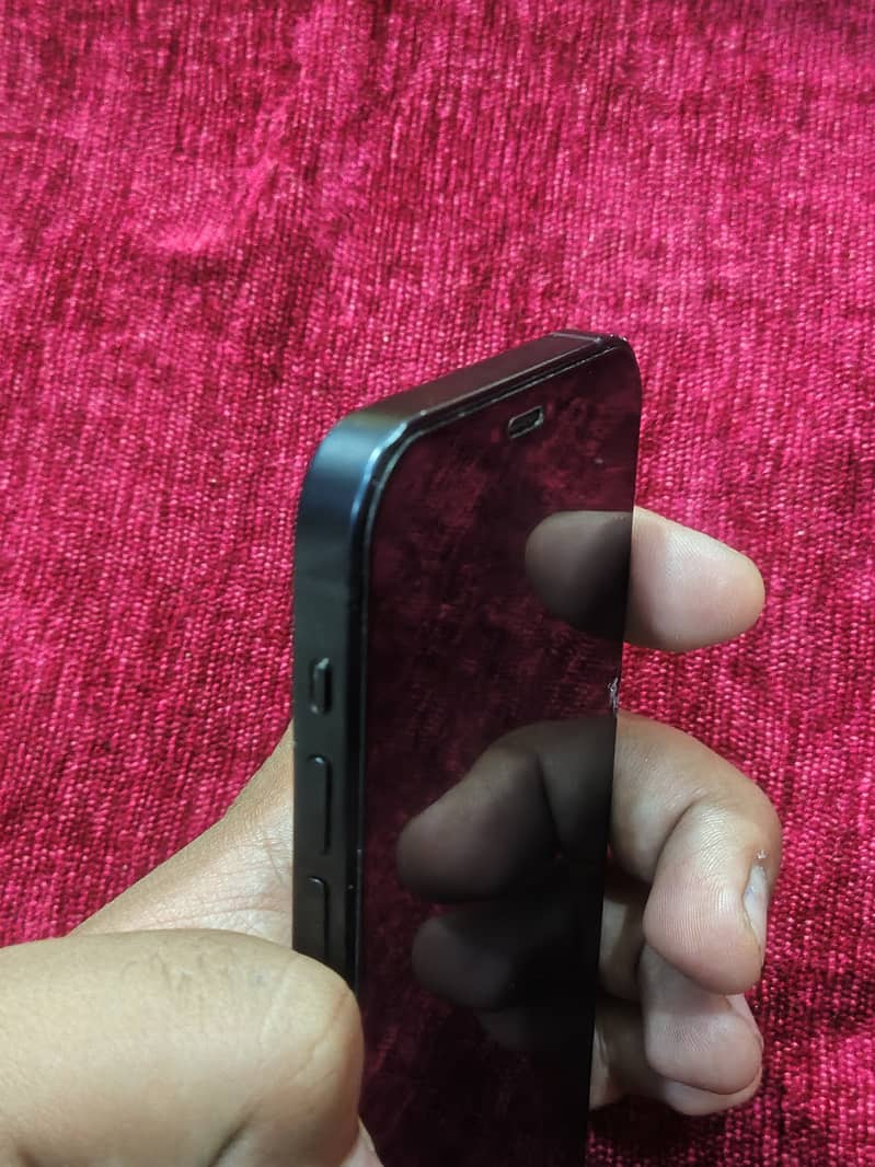 Apple iPhone 12 6