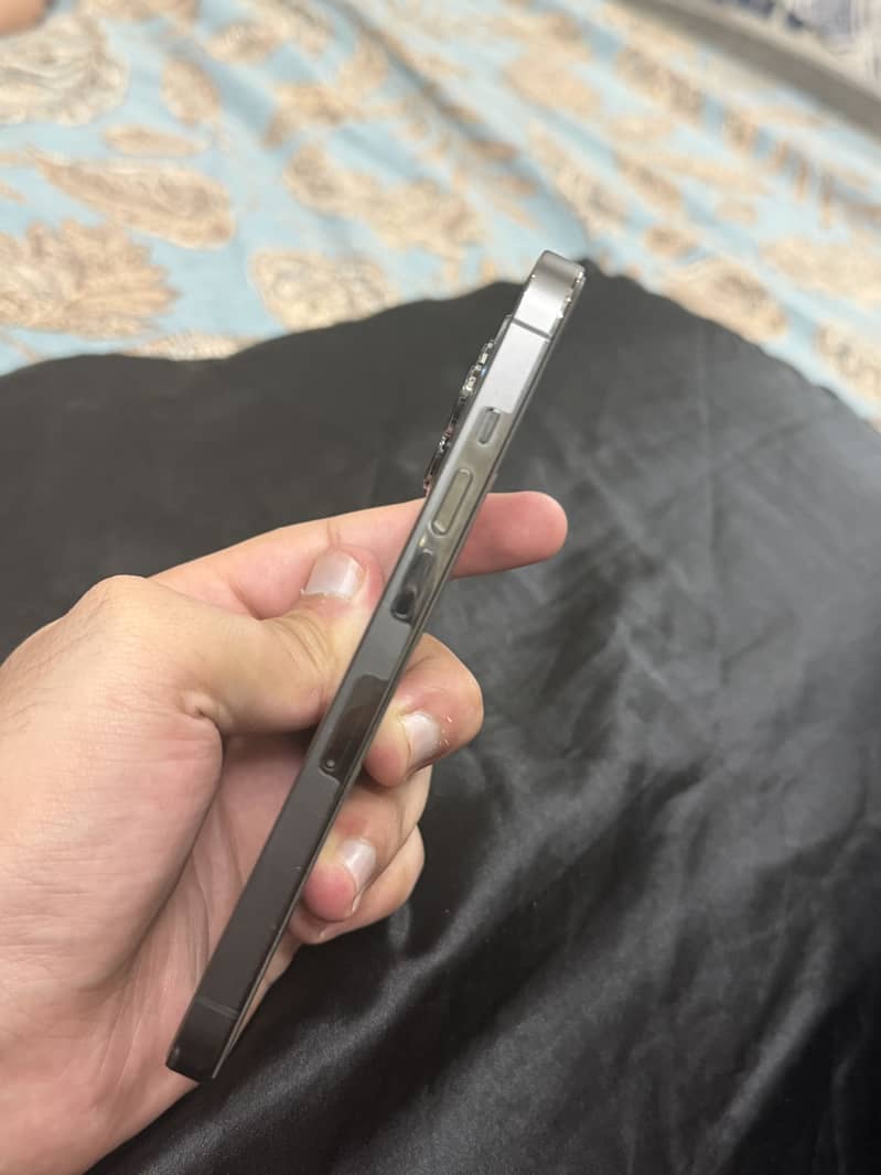 Apple iPhone 13 Pro 3