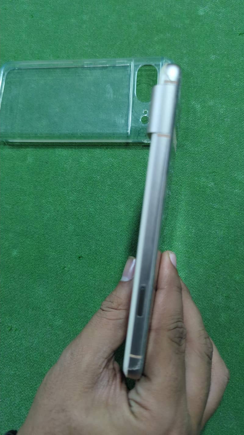 Google Pixel 8 2