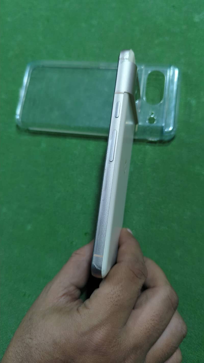 Google Pixel 8 3