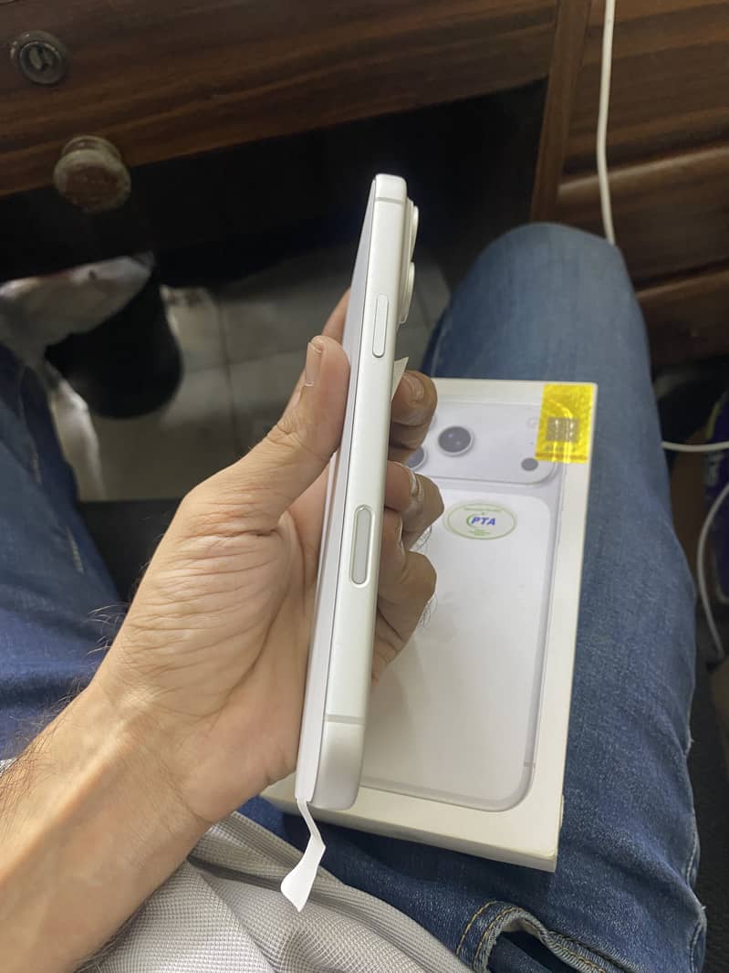 Apple iPhone 17 Pro Max 3