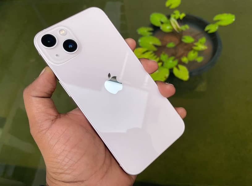 Apple iPhone 13 1