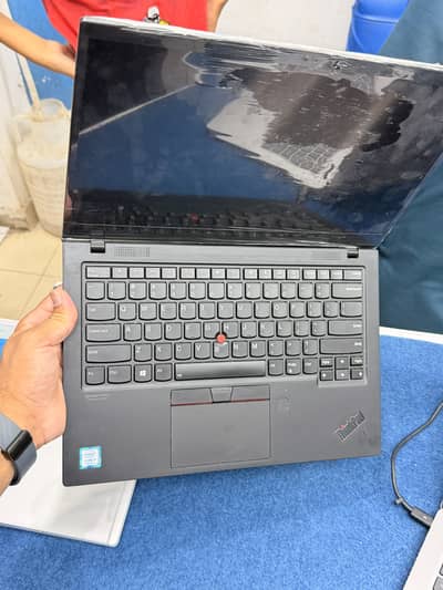 X1 CARBON (CORE I7 8th Generation) 16/256gb (LENOVO)