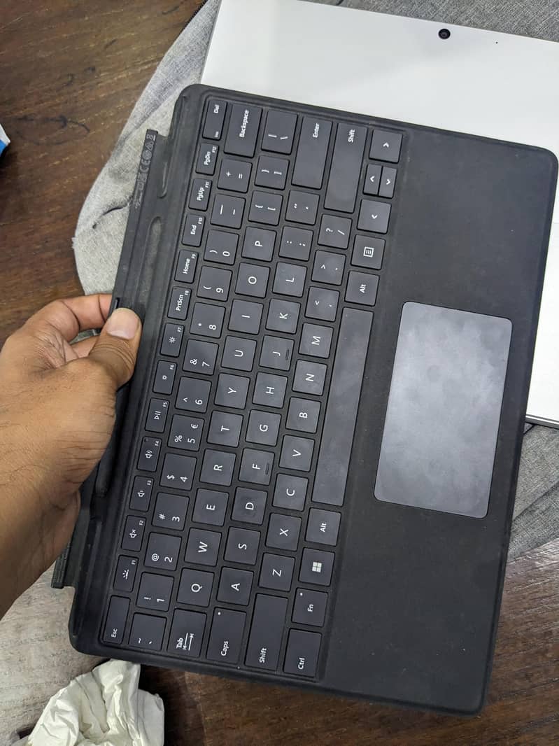 Surface pro 9 8