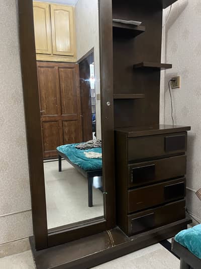 Smart wooden dresser