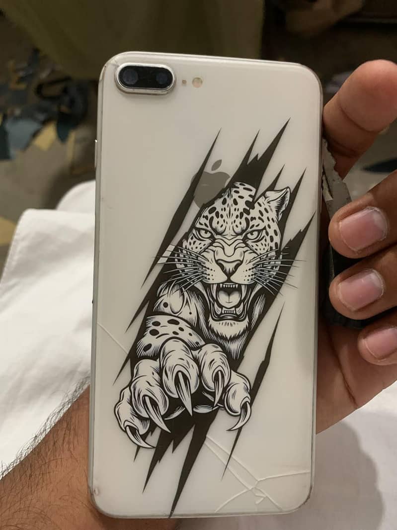 Apple iPhone 8 Plus 0