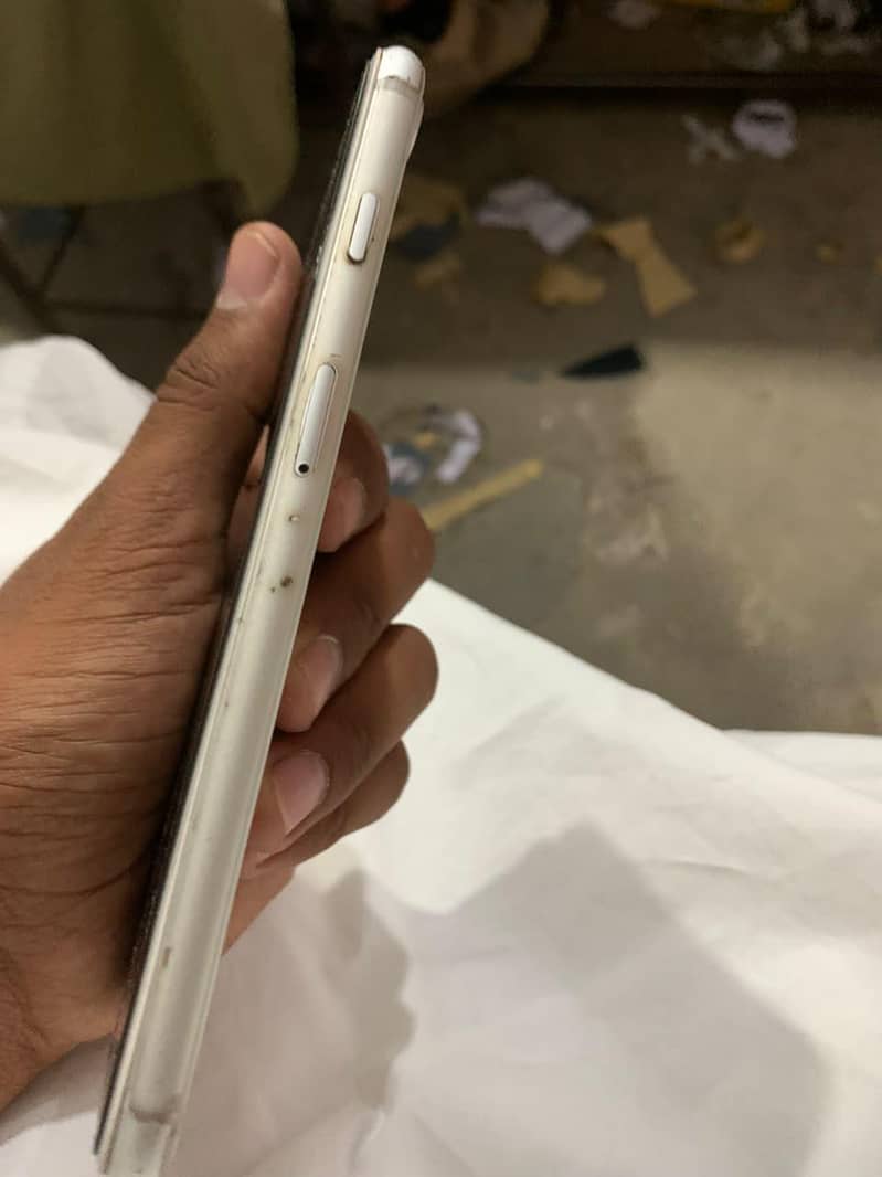 Apple iPhone 8 Plus 3