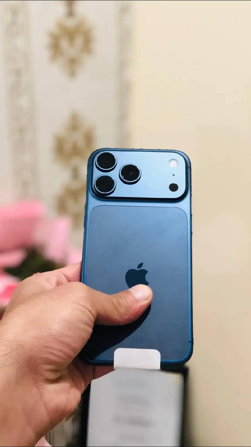Apple iPhone 17 Pro Max 2