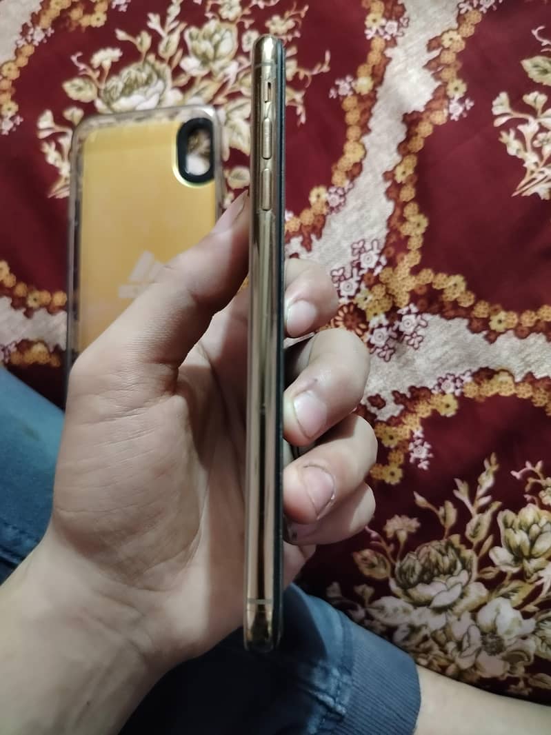 Apple iPhone XS Max 2