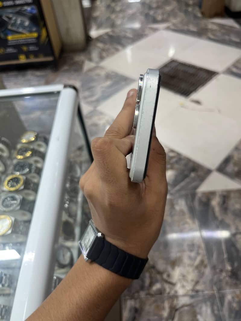 Apple iPhone XR 1