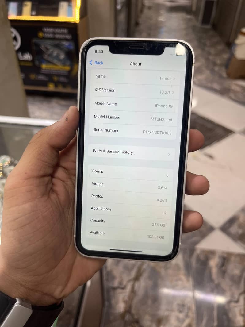 Apple iPhone XR 7
