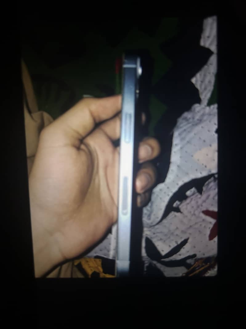 Apple iPhone 14 4