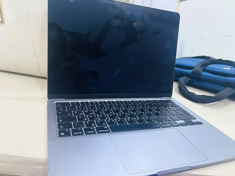 Apple Mac Book 2