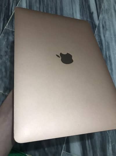 MacBook Air 2020 13-inch Core i3 8GB 256GB - Retina - 10/10