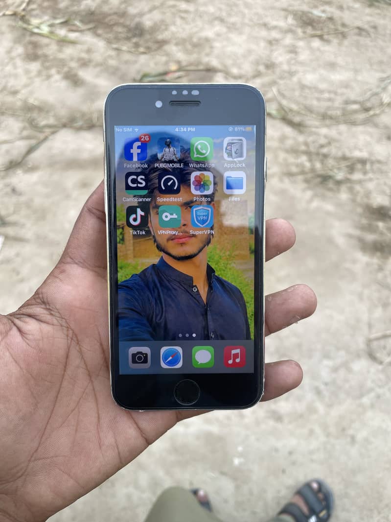 Apple iPhone 7 3