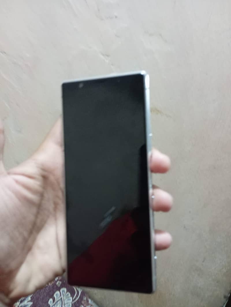 Sony Xperia 5 0