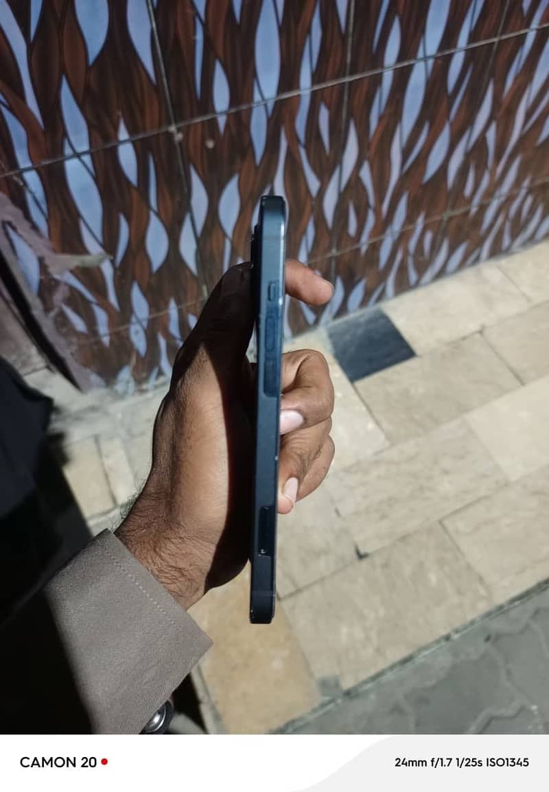 Apple iPhone 13 1