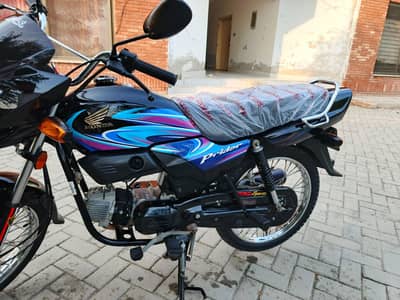 Honda pridor black beauty all punjab number