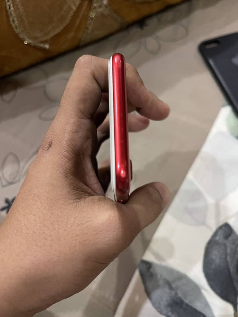 Apple iPhone 7 4