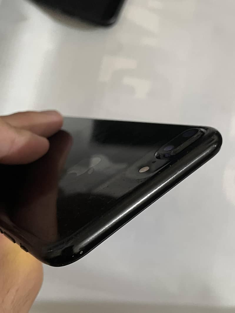 Apple iPhone 7 1
