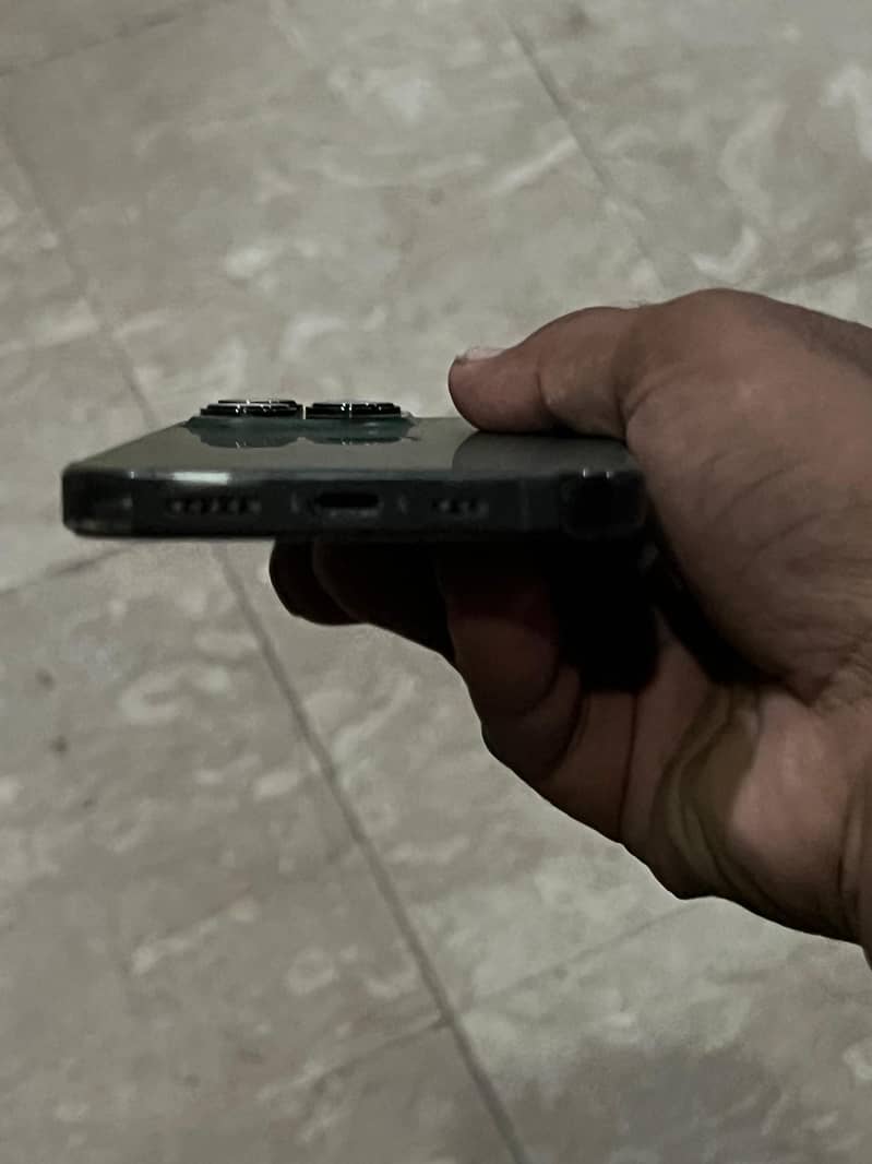 Apple iPhone 13 Pro 0