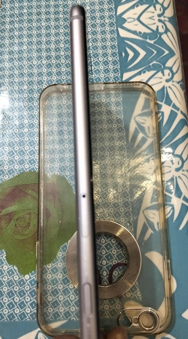 Apple iPhone 6 Plus 4