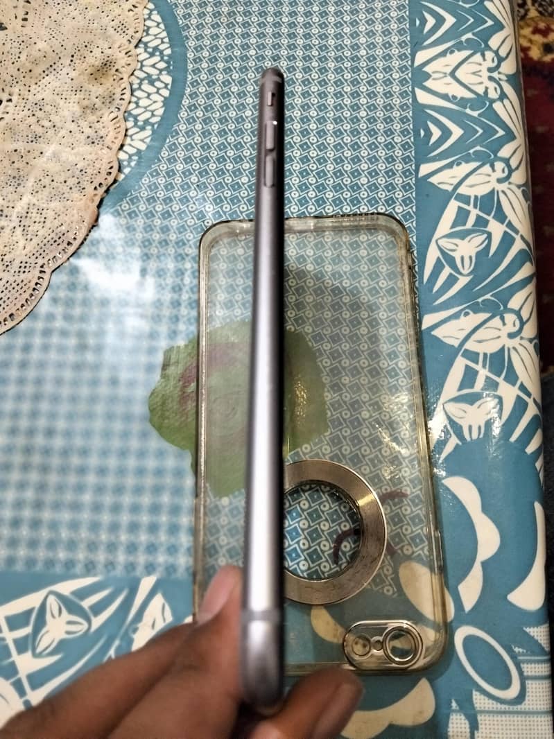 Apple iPhone 6 Plus 7