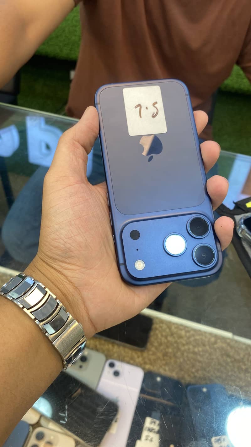 Apple iPhone 17 Pro 0