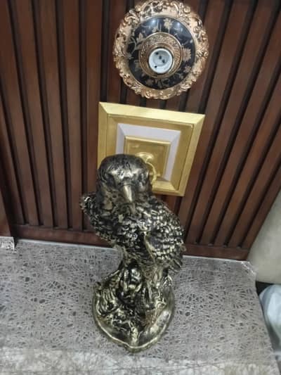 golden-black eagle decoration item