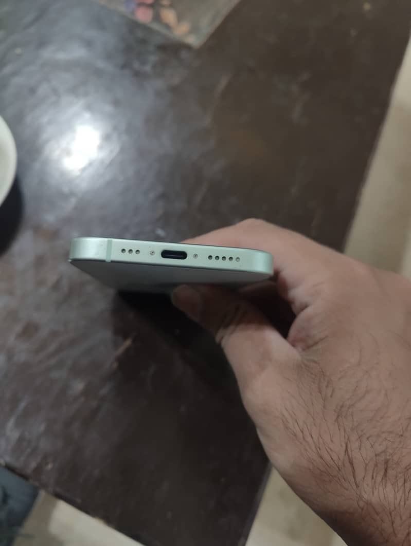 Apple iPhone 15 2
